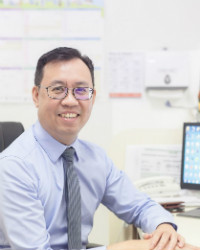 Dr. Ooi Yoon Lim - Top Vision Eye Specialist Centre